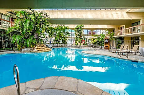 Red Roof Inn PLUS+ Wichita East