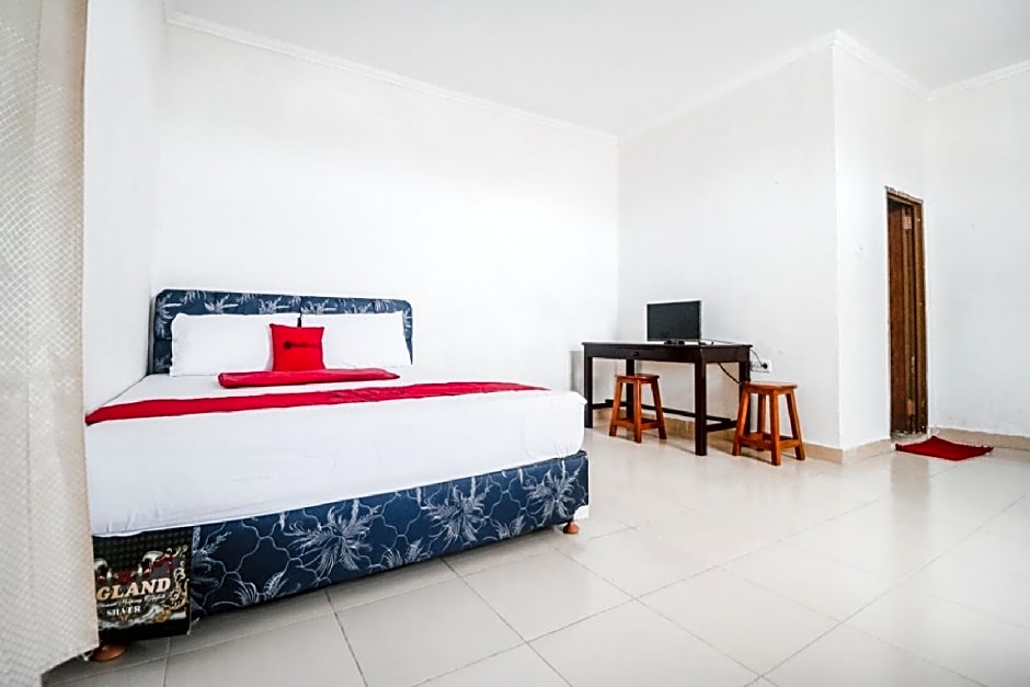 RedDoorz @ Malalayang Manado