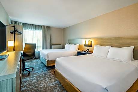 Quadruple Room with Two Queen Beds - Non Smoking/Upper floor