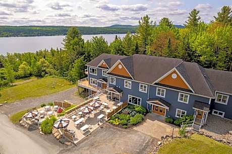 Au Sommet du Lac Magog