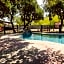 The Historic Leakey Inn