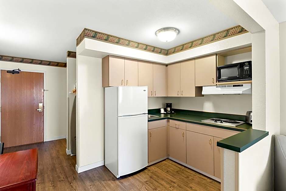 GuestHouse Inn & Suites Kelso