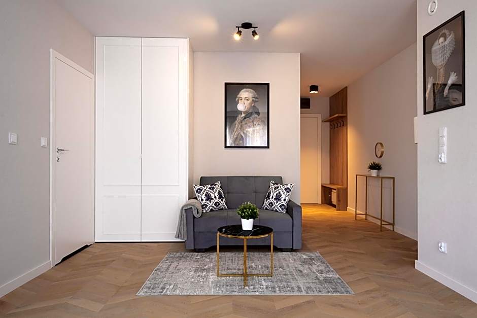 Metropolis Old Town Apartments