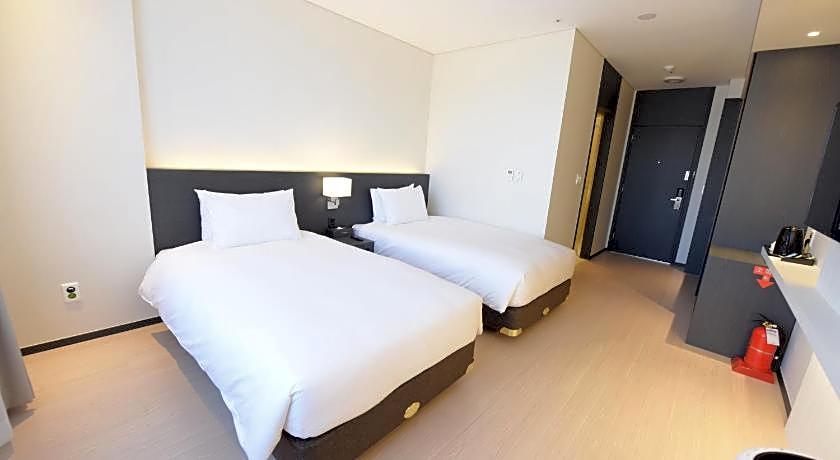 Geoje Artnouveau Suite Hotel