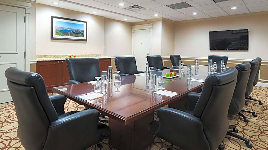 DoubleTree Suites By Hilton Hotel Cincinnati-Blue Ash