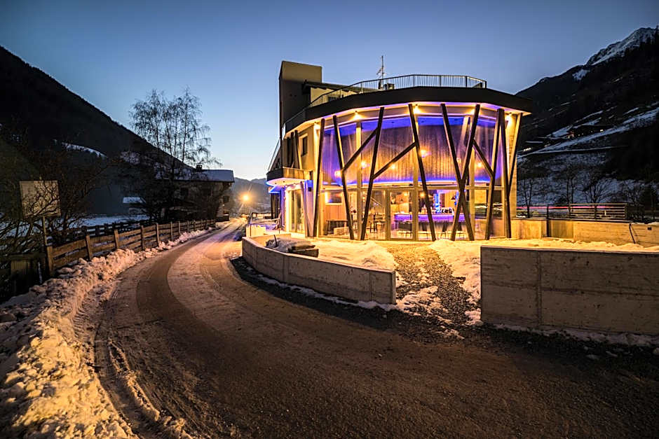 Ski-IN Ski-OUT Hotel Sonnleiten