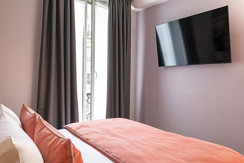 Midnight Hotel Paris