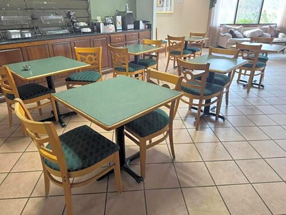 OYO Hotel Harriman near I-40