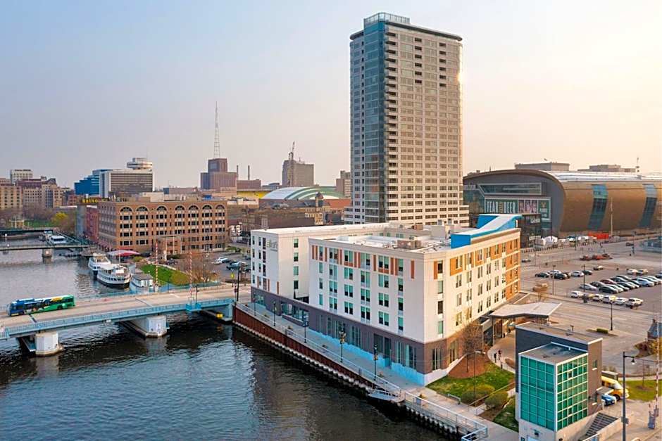 Aloft Milwaukee Downtown