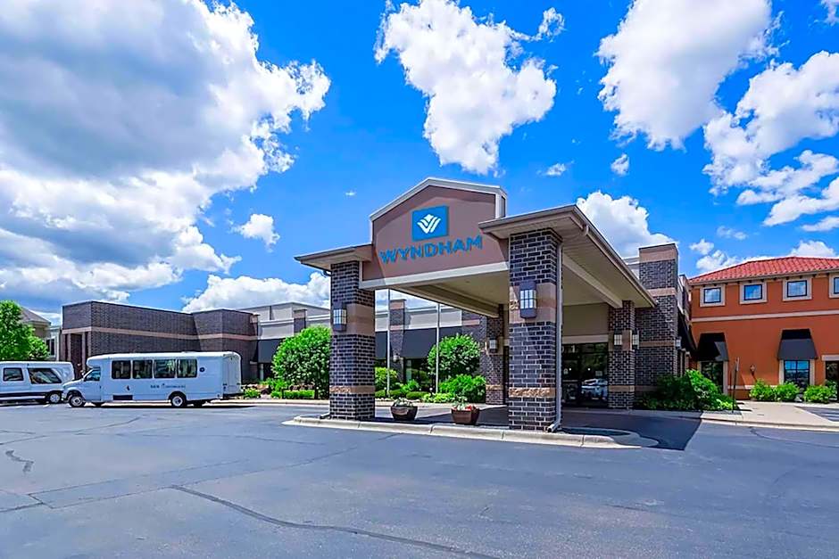 Wyndham Bloomington - Mall of America