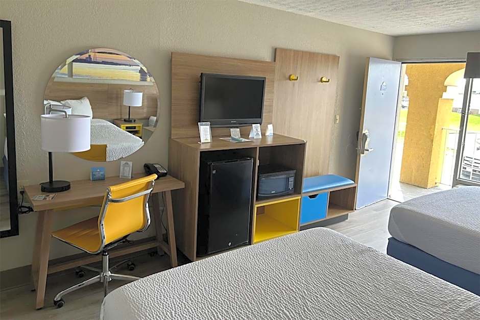 Days Inn by Wyndham Louisville Airport Fair and Expo Center