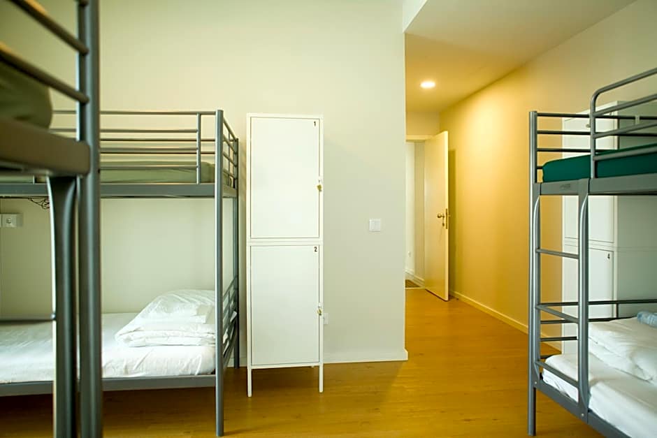 THE HOLY COW - Hostel & Suites