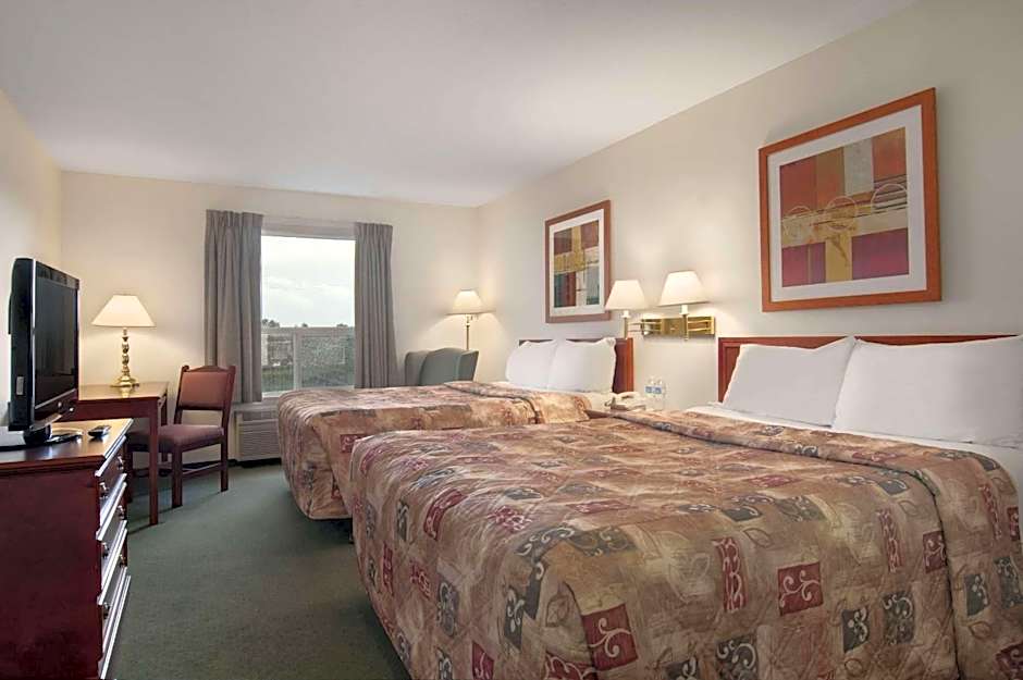 Travelodge by Wyndham Stony Plain