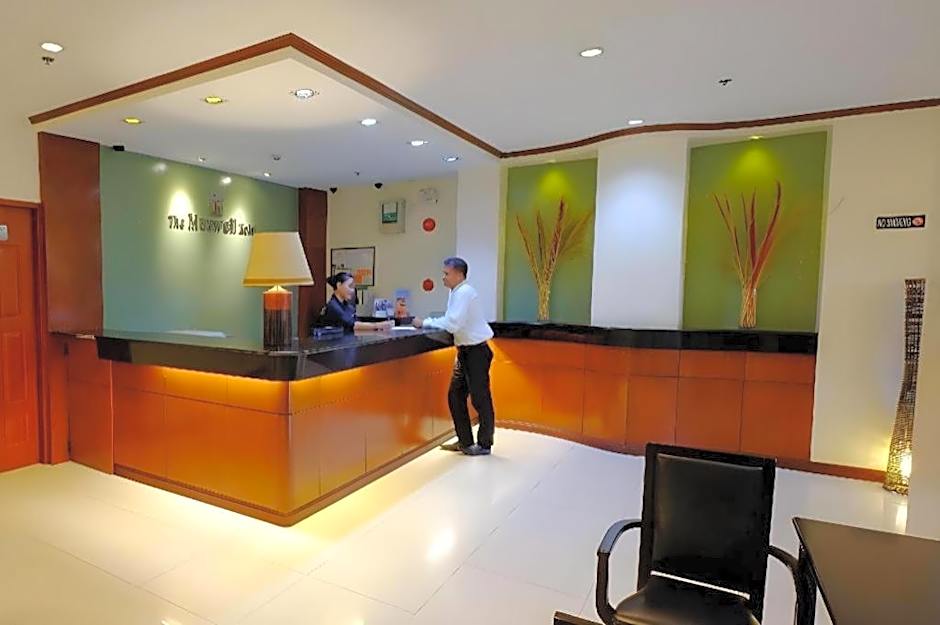 OYO 187 The Maxwell Hotel