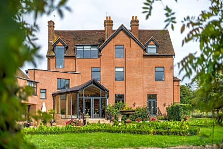 Guildford Manor Hotel & Spa