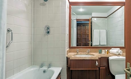 Double Deluxe Family Room With Sofa Bed