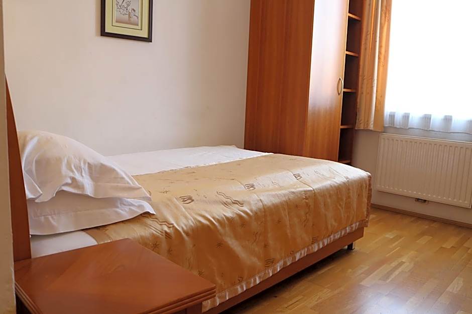 Hotel Wasserpalast - breakfast for free!!!