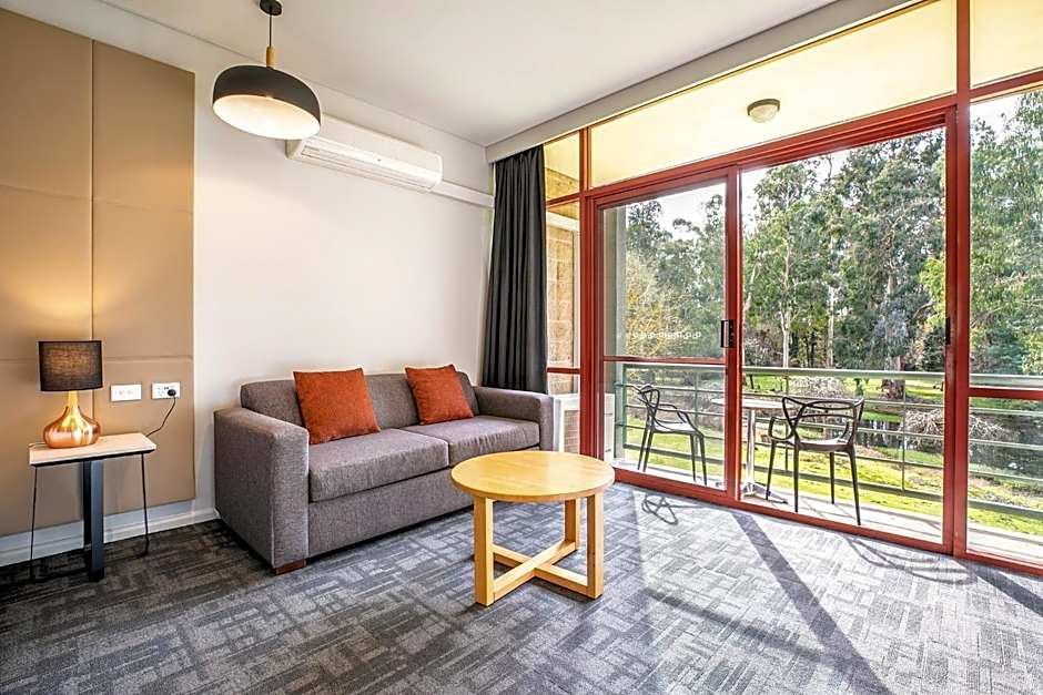 Nightcap at York on Lilydale