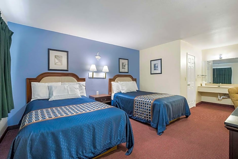 Rodeway Inn & Suites