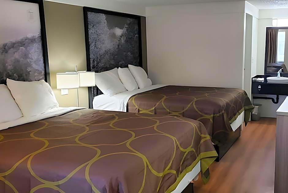 Super 8 by Wyndham Asheville/Biltmore