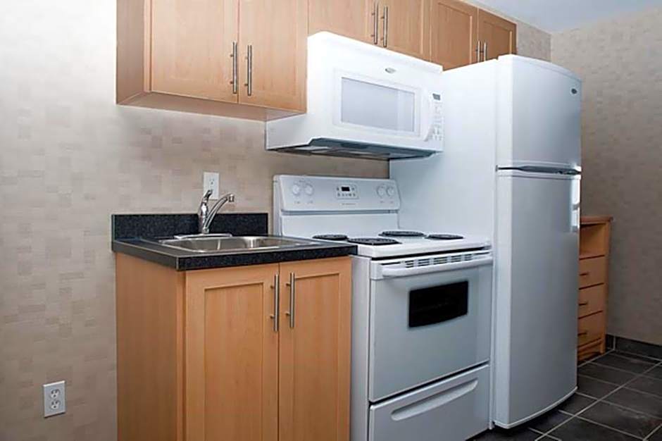 Paradise Inn and Suites