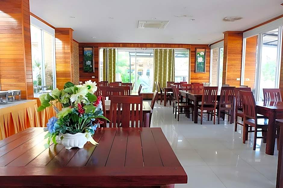 Chaophayathara Riverside Hotel