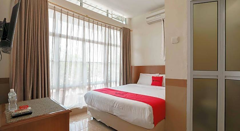 RedDoorz near Plaza Botania 1 Batam