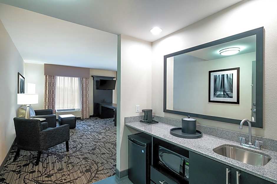 Hampton Inn & Suites Roanoke Airport