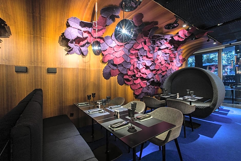 The Grove Design Hotel