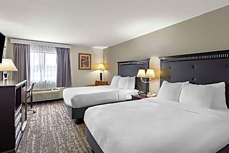 2 Queen Beds Non-Smoking Pet Friendly Room Microwave And Refrigerator Wi-Fi Full Breakfast