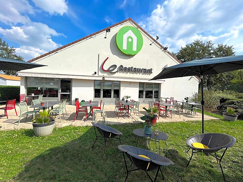 Campanile Villejust - za Courtaboeuf