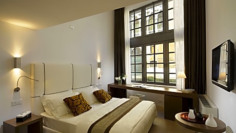 Quadruple Deluxe Room Canal View