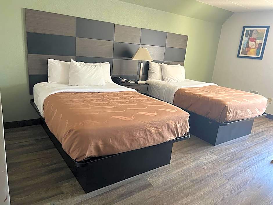 Quality Inn & Suites Cincinnati Uptown Norwood