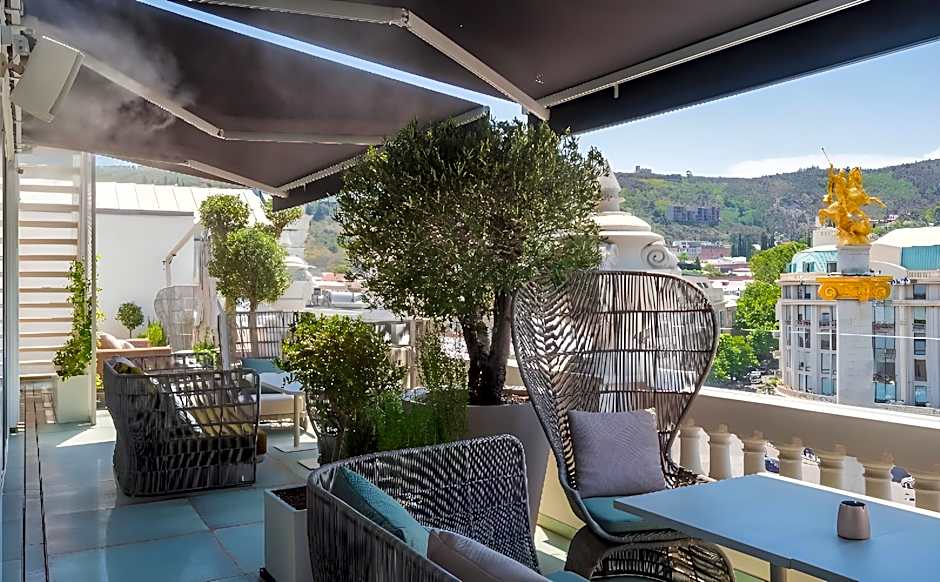 Monograph Freedom Square