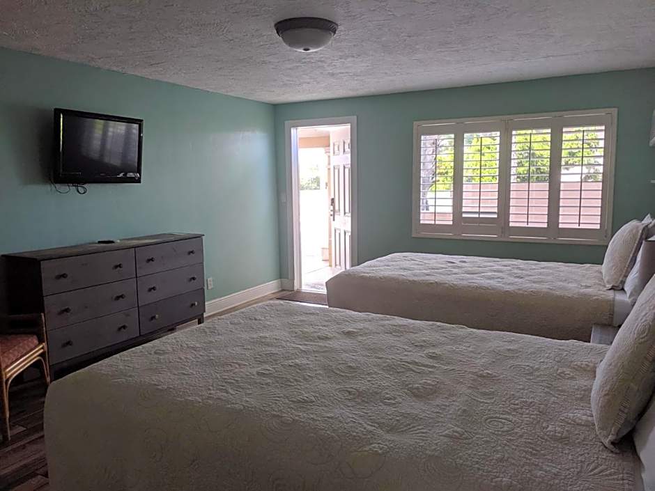 Photo 1 of 5 of Standard Studio 2 Double Beds, Accessible