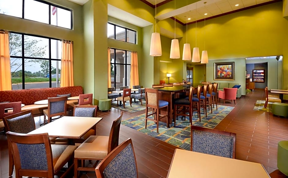 Hampton Inn and Suites Lynchburg