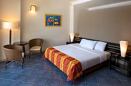 Ocean Front Plus 1 Adult + 2 Chd