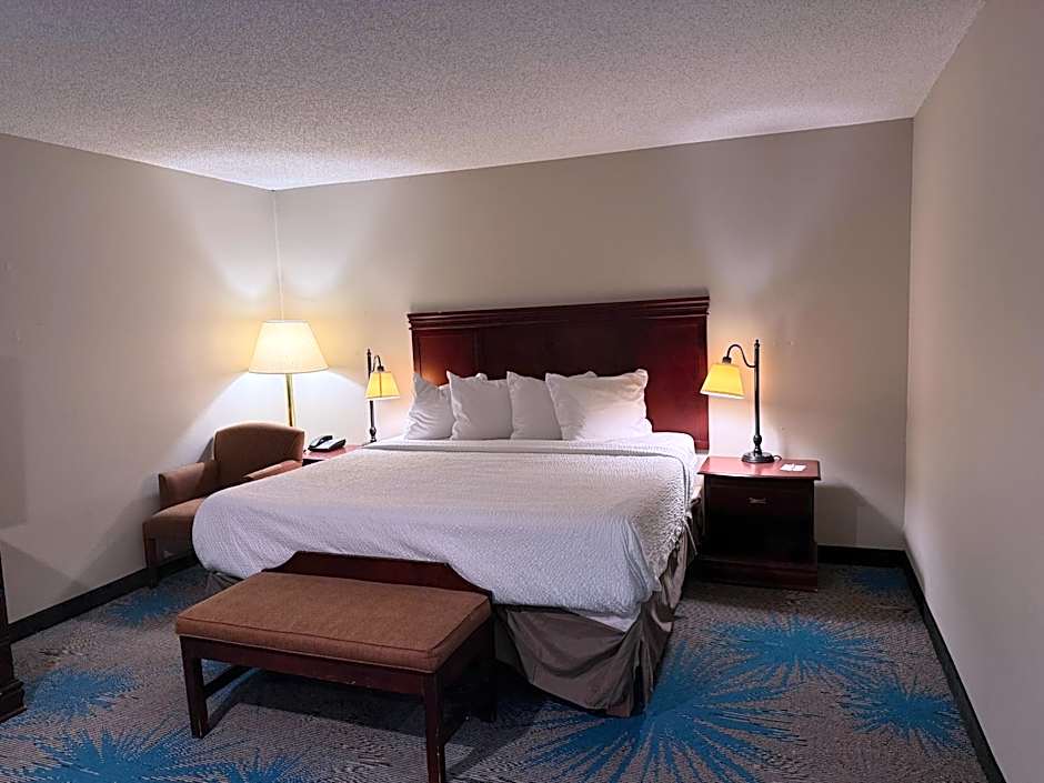 Days Inn by Wyndham Sturgis