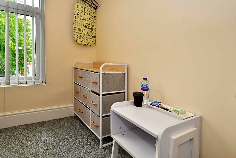 Townhouse @ 178 Ruskin Road Crewe