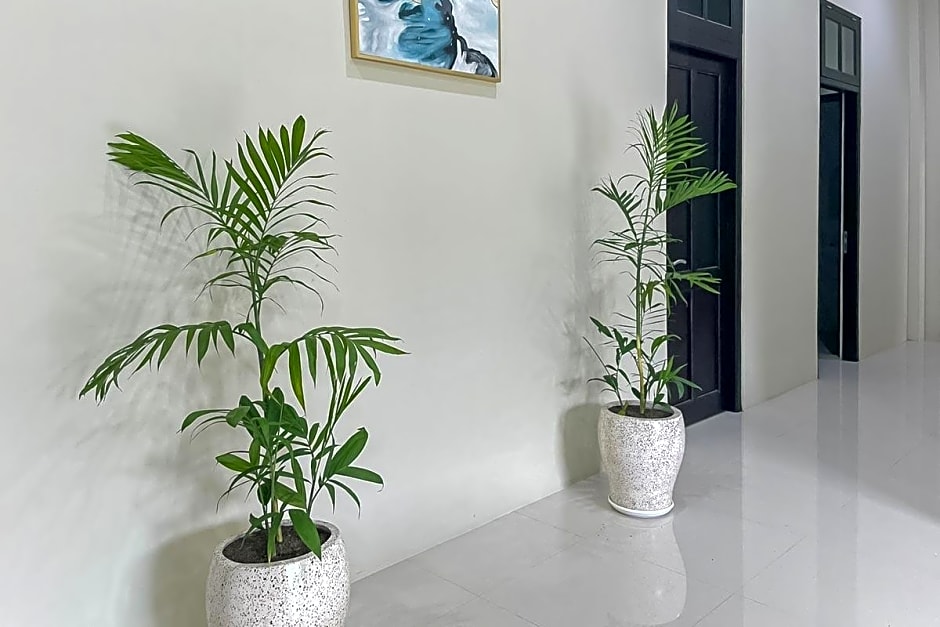 RedDoorz Syariah near Stasiun Madiun 2