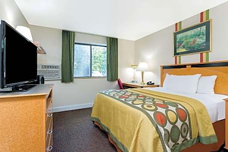 1 Queen Bed Non-Smoking