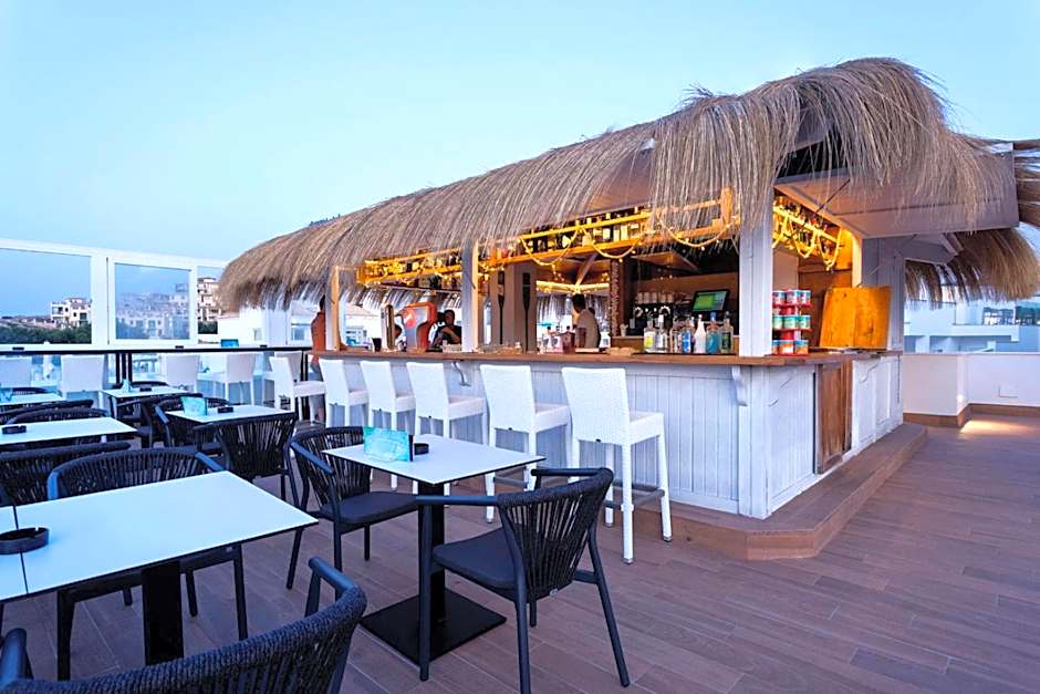 Parque Nereida Suites Hotel