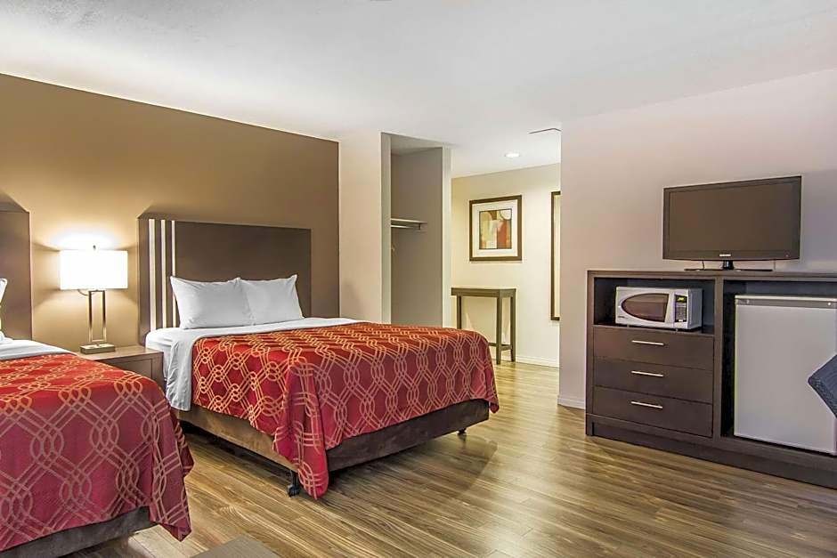 Econo Lodge And Suites
