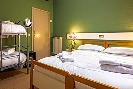 Economy Triple Room