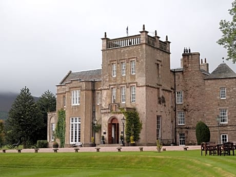 Macdonald Pittodrie House