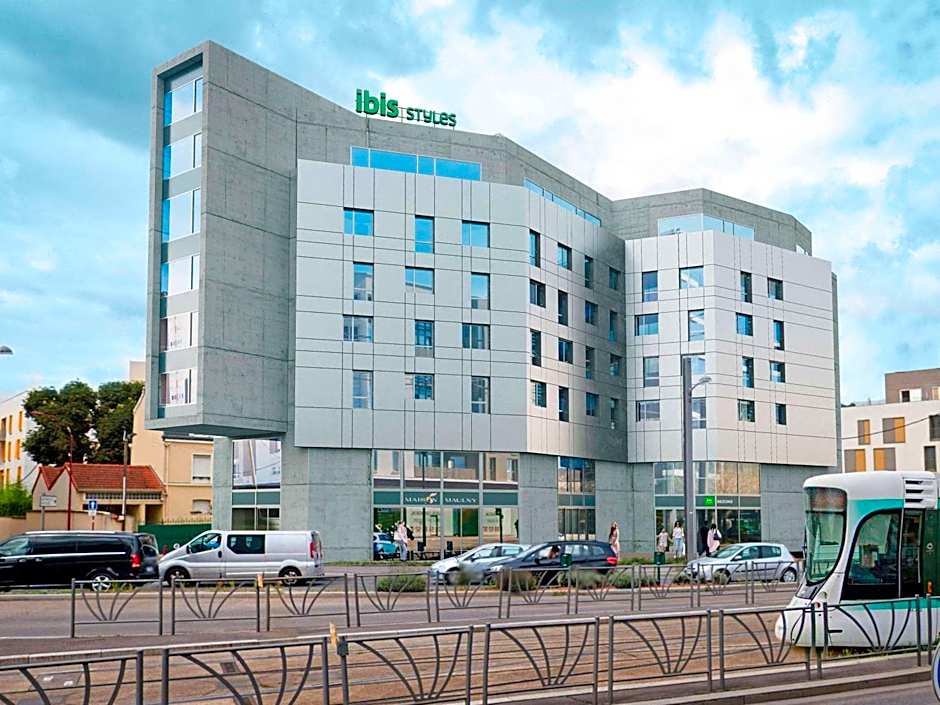 ibis Styles Bezons Paris La Defense