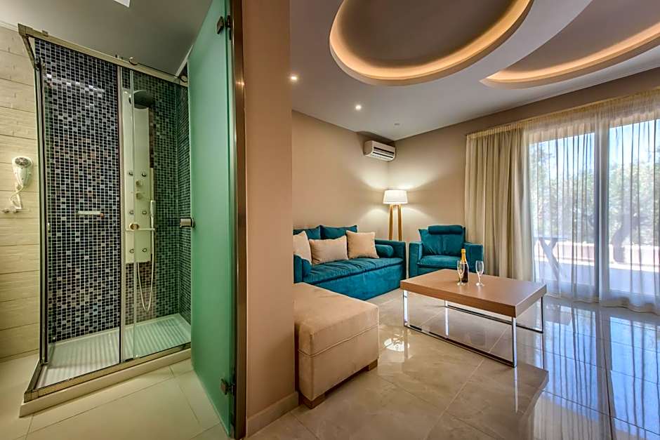 Koukounaria Hotel & Suites