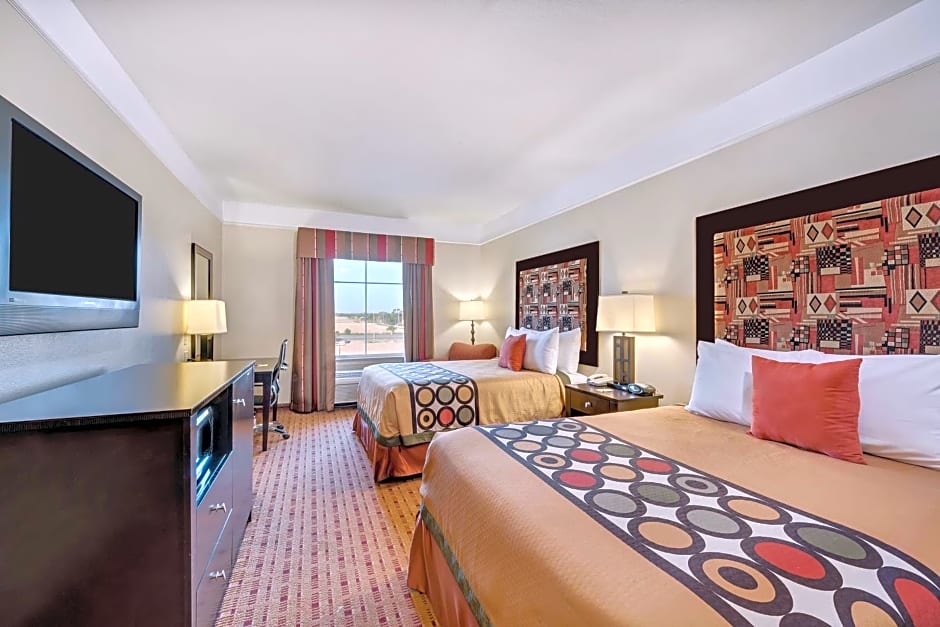 Super 8 by Wyndham Hidalgo/McAllen Area