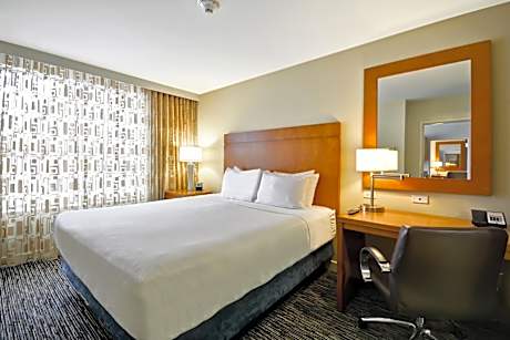 King Room with Accessible Tub - Disability Access
