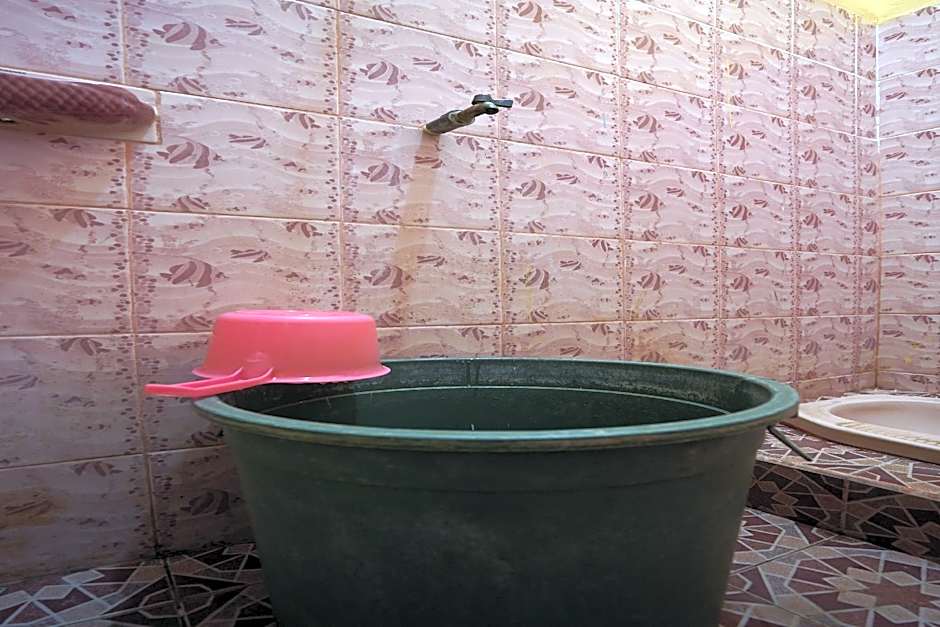 SPOT ON 92480 Iwn Homestay Syariah